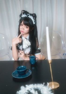 女同桌屁股好大忍不住摸_HD在线视频观看