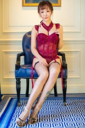 惩罚女翘臀跪趴求打屁股_BD英语手机免费观看完整